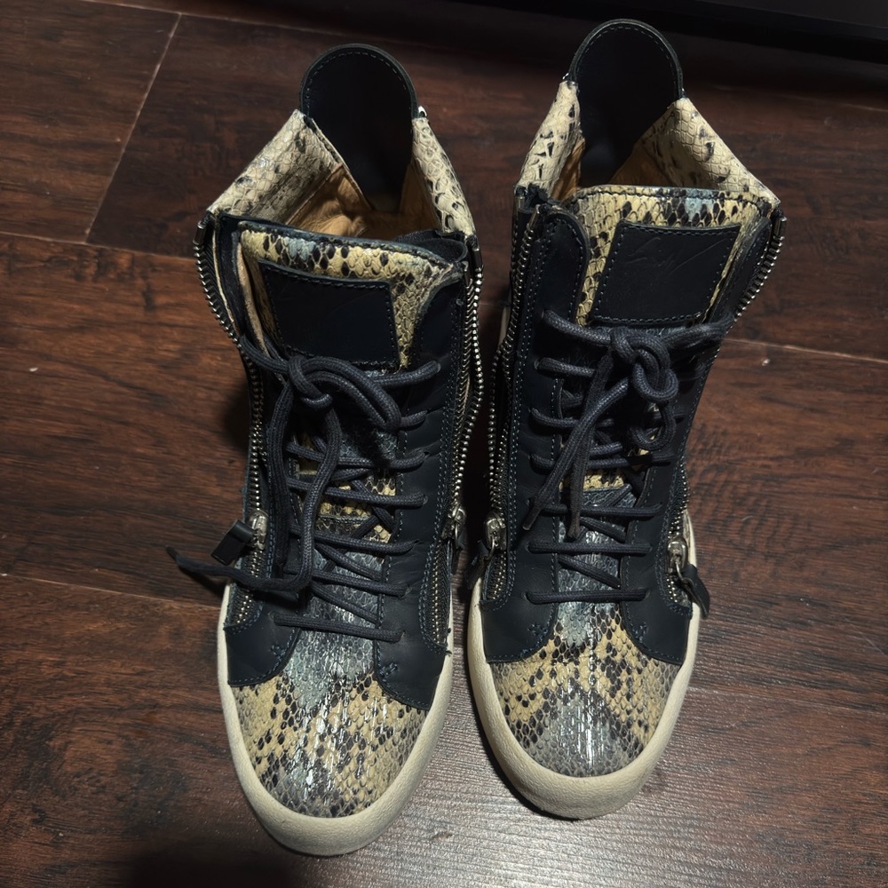 Giuseppe Zanotti Men Python embossed high top shoe Sz 42